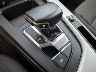 Audi A4 Avant 35 TFSI * AUTOMAAT * Black Pakket * Navigatiesysteem * Stoelverwarming * 56.000KM! * ZEER Netjes! * / 14