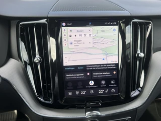 Volvo XC60 2.0 T6 Plug-in hybrid AWD Plus Black Edition LUCHTVERING | ELEK. TREKHAAK | STOEL + STOELVERWARMING | ACHTERBANK VERWARMD | HARMAN KARDON | RIJKLAAR | FABRIEKS GARANTIE T/M 7-2027 | PANO | / 26