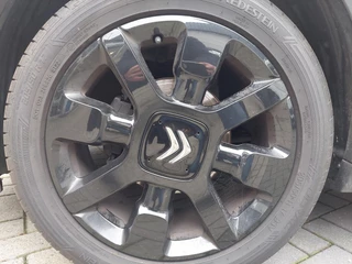 Citroen C3 1.2 Shine Clima/Nav/Cam / 24
