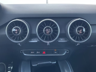 Audi TT RS Roadster TT 2.5 400pk 5-Cil Quattro B&O Camera Stoelverw. 20 Inch / 32