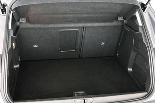 Opel Grandland 1.6 Turbo Plug-In Hybrid 4x4 Ultimate 300 PK Afneembare Trekhaak Stoel-Stuurverwarming / 11