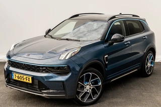 Lynk & Co 01 1.5 Plug-in Hybrid 262 Pk Zwarte hemel | Panoramadak | 75 km Elektrisch | 360 Camera | NL Auto | 20 inch. LMV | 1e Eigenaar / 17