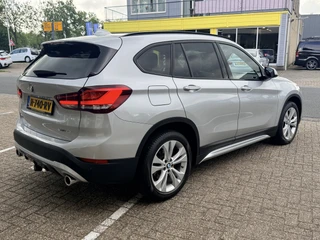 BMW X1 xDrive20i High Executive  | Afn. trekhaak | Pano | LED | Leder | Sportstoelen | Apple/Android | Stoelverwarming / 10