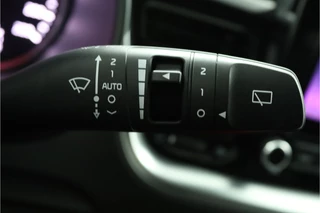 Kia Stonic 1.0 T-GDi MHEV DynamicPlusLine  Apple Carplay/Android Auto - Cruise Control - Climate Control - Navigatie - Stuur/Stoel Verwarming - fabrieksgarantie tot 11-2031 / 24