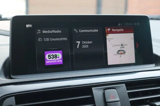 BMW 1-serie 118i 136pk High Executive Urban line - Leder - Led koplampen - Navigatie prof. - Hifi - / 19