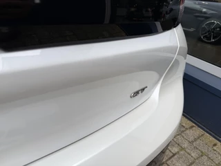 Peugeot 208 1.2 Turbo 100 PK GT | Navigatie | Zwart dak | Sportstoelen | Keyless Start | 17" Lichtmetalen Velgen | Full LED Verlichting | Climate Control | Cruise Control | Camera | Parkeersensoren | Dodehoek detectie | / 30