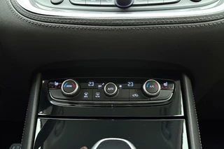 Opel Grandland X 1.2 Turbo Business Executive 130pk | Automaat | Navigatie | Camera | Climate Control | Stoel- Stuurverwarming | Cruise Control | AGR Stoelen / 26