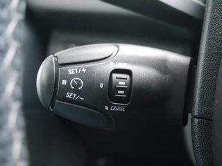 Peugeot 2008 1.2 110PK PureTech Allure | Apple Carplay | Navigatie | Cruise Control | Parkeersensoren | Camera / 17