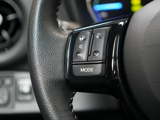 Toyota Yaris 1.5 Hybrid Bi-Tone ✅All Season✅Trekhaak✅Stoelverw.✅Clima✅Camera✅ / 17