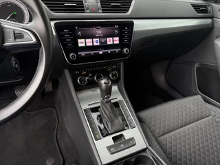 Škoda Superb COMBI 1.5 TSI ACT Business Edition - Automaat Stoelverw. Navi Camera 17inch LMV / 6
