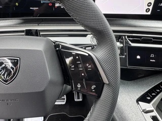 Peugeot 5008 GT Hybrid 145pk e-DCS6 | Adaptieve Cruise Control |Apple Carplay/Android Auto | Stoelverwarming | Lichtmetalen Velgen 19 Inch | Rondom zichtcamera | Dodehoek bewaking / 17