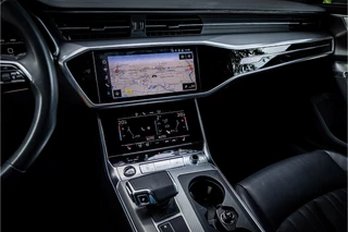 Audi A6 Avant 55 TFSI Quattro Sport  Luchtvering 20" Panorama ACC / 11