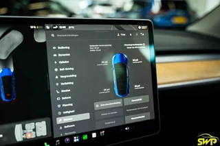 Tesla Model Y Long Range AWD 75 kWh / 15