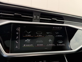 Audi A6 Avant 55 TFSI e 367pk quattro Pro Line S Competition Audi Exclusive kleur / 43