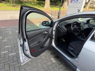 Ford Focus Wagon 1.0 Trend / 8