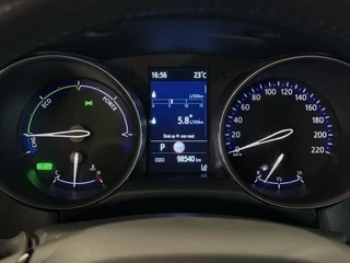Toyota C-HR 2.0 Hybrid Dynamic | Winterpakket | Camera | PDC | Carplay | All-Season | LED ( Vestiging - Vianen) / 19