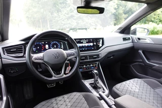 Volkswagen Polo 1.0 TSI R-Line Business  | I.Q. Light | Camera | PDC | CarPlay | / 17
