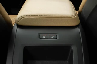 Volvo XC60 2.0 T6 PHEV Long range AWD Ultimate Dark|Luchtvering|Massage|Stoel+stuurverwarming|stoelverkoeling|HUD|Pano|Pilot assist| / 29