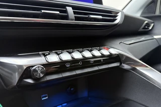 Peugeot 3008 1.2 PureTech Blue Lease Executive Camera l Climate Control l Cruise Control l Apple Carplay & Android Auto l PDC voor en achter l Bluetooth l Lichtmetalen Velgen l Afneembare Trekhaak / 30