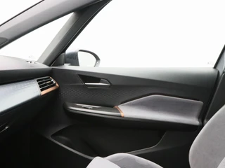 CUPRA Born Performance One 62 kWh 204 Pk | Stoel/Stuurverwarming | Camera | Adaptive Cruise | Navigatie | 18 Inch | 66.591 Km !! / 31