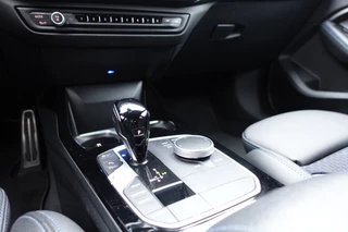BMW 1 Serie 118i Business Edition M sport  | Camera | CarPlay | Stoelverwarming | Navi | / 29