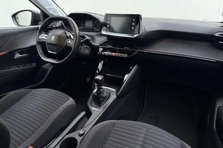 Peugeot 208 1.2 PureTech Active Pack | Navigatie | Parkeersensoren achter | Cruise Control | Lichtmetaal 16inch | Apple Carplay/Android Auto / 15