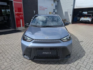 Toyota Aygo X Hybrid 115 Play GO PACK LICHTMETAAL APPLE & ANDROID CRUISE CONTROL METALLIC LAK / 13
