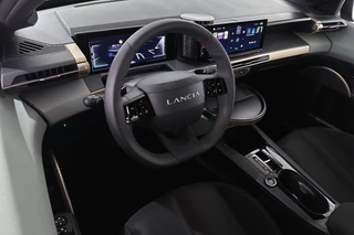 Lancia Ypsilon 1.2 Turbo Hybrid 110pk / 6
