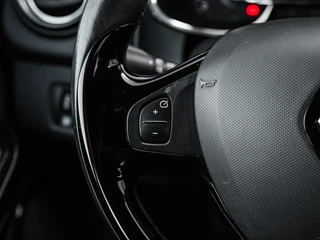 Renault Clio Estate 0.9 TCe Dynamique Navi | Climate control | Cruise control | PDC / 25