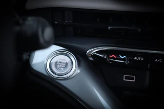 Fiat 500e Urban Comfort 42 kWh  Keyless/Stoelverw/CarPlay/Camera/Dodehoek/Pdc/15" / 16