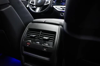 BMW X5 xDrive50e M-sport | PANORAMADAK | INDIVIDUAL VOLLEDER MERINO | HEAD UP | HARMAN KARDON | 360 CAMERA | MAXTON | 22" | / 14