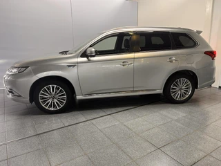 Mitsubishi Outlander 2.4 PHEV Intense+ Automaat / Luxe Lederen bekleding / elektrische kofferklep / Trekhaak / Achteruitrijcamera / 4