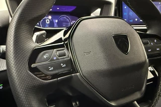Peugeot 2008 1.2 Hybrid 136 GT | Climate control | Apple carplay/Android auto | Navigatie | Cruise control | Draadloze telefoonlader | Lichtmetalen velgen 17" | / 19