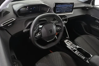 Peugeot 208 1.2 Hybrid 110 e-DCS6 Allure 2+6 jaar garantie / 6
