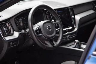 Volvo XC60 T6 Plug-in hybrid AWD R-Design Panorama|H/K Audio / 21