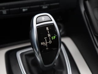 BMW X1 sDrive20i 183 Pk Automaat Executive | Trekhaak | Bi Xenon | Cruise Control | 17 Inch | 132.168 Km !! / 17