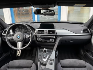 BMW 3 Serie 318i Executive M Sport I Navigatie I Trekhaak I Xenon I Dealer ond. I NL auto / 2
