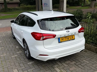 Ford Focus Wagon 1.0 EcoBoost ST Line Business / 45