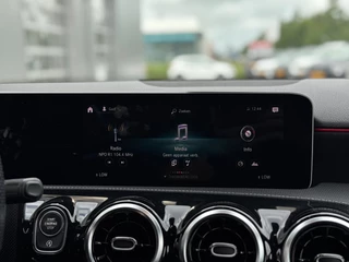 Mercedes-Benz A-klasse 200 AMG Edition Premium Plus * Camera * Carplay * 18 Inch / 9