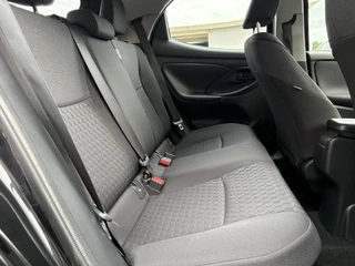 Toyota Yaris 1.5 Hybrid Dynamic CAMERA APPLE/ANDROID AD-CRUISE DAB+ KEYLESS LM-VELGEN / 15
