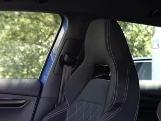 Skoda Karoq 1.5 TSI Sportline 150PK DSG Camera ACC Navi Stoel/Stuurverw. Race Blue 19 inch / 7
