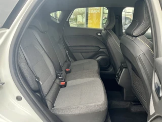 Renault Captur 1.6 E-Tech Full Hybrid 145 Techno  | Stoel+Stuurverwarming | Climate Control | Draadloze Telefoonlader | Camera + Sensoren | Two-Tone | Apple CarPlay/Android Auto / 9