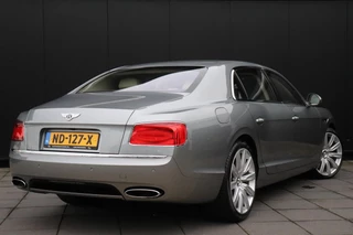 Bentley Flying Spur 6.0 W12 | LEDER | SCHUIFDAK | KERAMISCH | NAIM SOUNDSYSTEM | ENTERTAINMENT ACHTERIN | STOELVERKOELING/VERWARMING | MASSAGE | CAMERA | AIRCO | CRUISE | NAVI | / 2