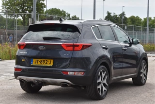 Kia Sportage 1.6 T-GDI 4WD GT-Line First Edition 177 PK  | NL-Auto | Camera | DAB | Nav | Leder | Keyless | Trekhaak | 4-Seasons / 6