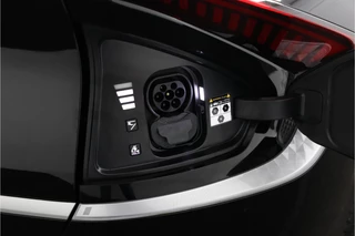 Kia EV6 Light Edition 63 kWh - SOH 99,7%  - Navigatie - Adaptive Cruise Control - Stoel/Stuur verwarming - Apple Carplay/Android Auto - Fabrieksgarantie tot 02-2032 / 37