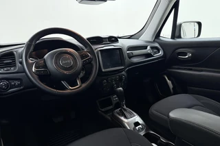 Jeep Renegade 1.3T-e Freedom Automaat | Navigatie | Trekhaak | Camera | Dakrails | Extra getint glas | Lichtmetalen velgen | Parkeerassistent / 17