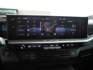 Opel Grandland Electric Business Edition 73 kWh | Elektrisch verstelb. bestuurdersstoel met geheugen | Elektrisch glazen panorama-dak | Voorstoel(en) met massagefunctie | Achterbank verwarmd | Warmtepomp | 20 inch Lichtmetalen velgen Diamond Cut / 31