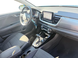 Kia Stonic 1.0 T-GDi MHEV DynamicLine | Automaat | Cruise Control | Climate Control | Camera | Navigatie | LM Velgen | / 20