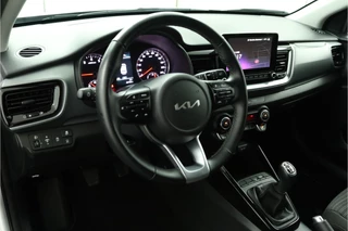 Kia Stonic 1.0 T-GDi MHEV DynamicPlusLine  Apple Carplay/Android Auto - Cruise Control - Climate Control - Navigatie - Stuur/Stoel Verwarming - fabrieksgarantie tot 11-2031 / 18