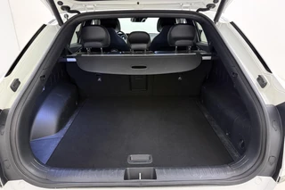 Kia EV6 GT-Line 77.4 kWh SOH: 100%! | Glazen schuifdak | Trekhaak | Stoel & Stuurverwarming | Electrische achterklep | Keyless | Rondomzicht camera / 14